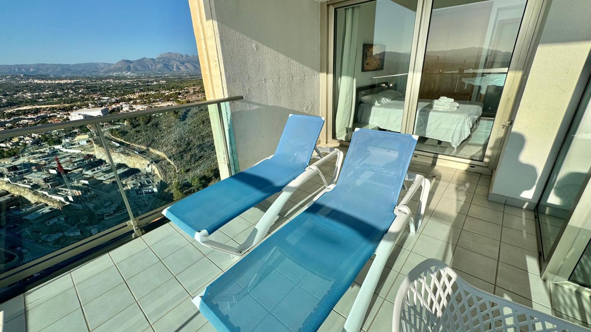 Highrise With Stunning Views From Private Balcony 85 Appartement *